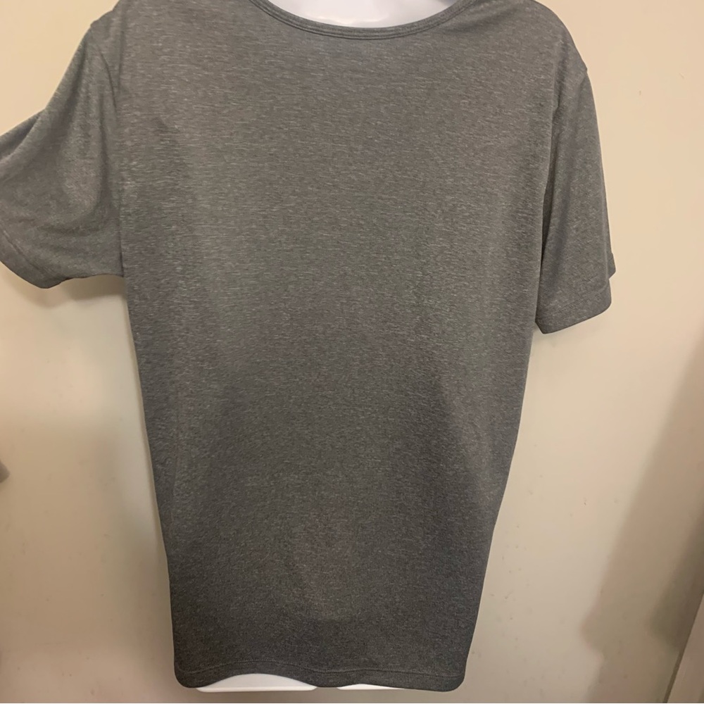 Eddie Bauer Gray Scoop Neck T-Shirt Top Sz XL (athletic type material) - Picture 7 of 10